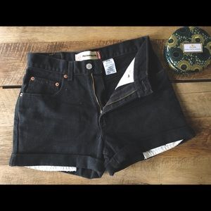 Levi relaxed fit 550 jean shorts